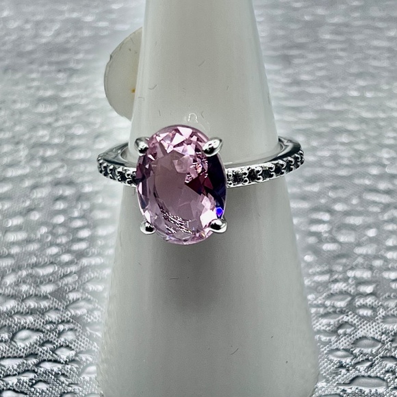 Ring Bomb Party Ring size 7, NWOT - Picture 1 of 6